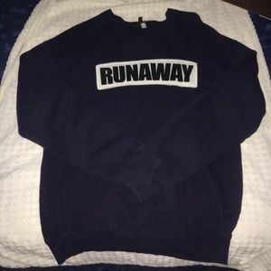 Runaway crew neck